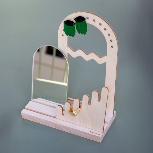 Reine Mère - Parenthèse - Porte bijoux en bois avec miroir – Bois bouleau