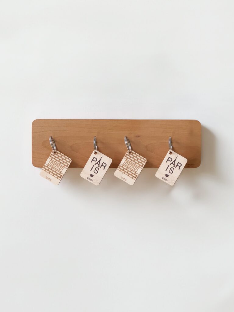 PorteclesNewtonL Reine Mère - Newton - Porte-clés magnétiques en hêtre - Newton XL