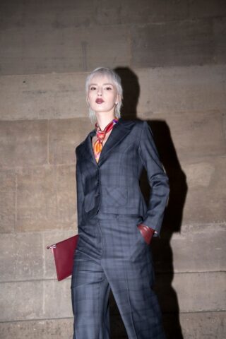 Veste Courte Femme Bleu Marine à Carreau – Certitude par la marque My tailor is Joh My tailor is Joh - Veste Courte Femme Bleu Marine à Carreau – Certitude