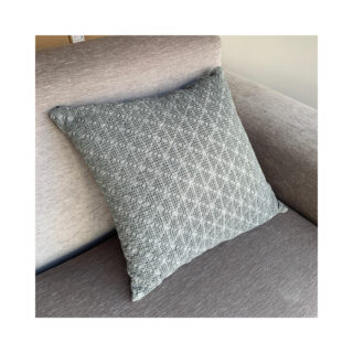 Coussin Everest 45×45 Blanc des Vosges Ardoise gris nid d’abeille par la marque Blanc des Vosges Blanc des Vosges - Coussin Everest 45×45 Blanc des Vosges Ardoise gris nid d’abeille