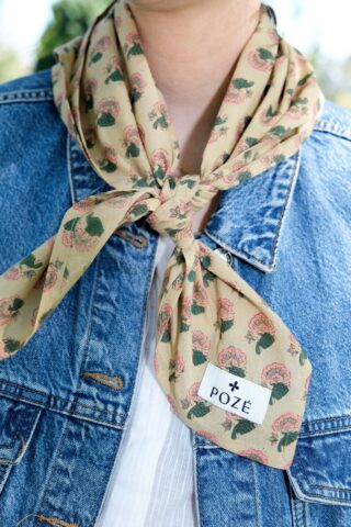 Foulard en coton – Fleuri rose par la marque POZÉ POZÉ - Foulard en coton – Fleuri rose