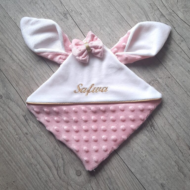 La Fabrique A DeDeuh - Doudou lapin personnalisé 20x20cm avec Prénom et/ou Date de naissance tout en minky
