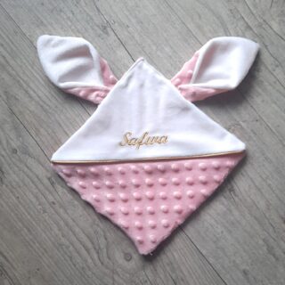 Doudou lapin personnalisé 20x20cm avec Prénom et/ou Date de naissance tout en minky par la marque La Fabrique À DeDeuh La Fabrique À DeDeuh - Doudou lapin personnalisé 20x20cm avec Prénom et/ou Date de naissance tout en minky