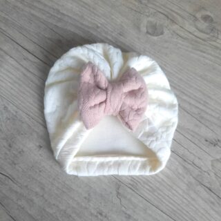 Turban nœud, buns ou simple tissu chaud torsadé et chaud Ivoire finition rose poudré par la marque La Fabrique À DeDeuh La Fabrique À DeDeuh - Turban nœud, buns ou simple tissu chaud torsadé et chaud Ivoire finition rose poudré