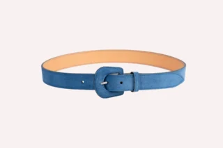 Ceinture Alba – Velours bleu clair par la marque Daguet Daguet - Ceinture Alba – Velours bleu clair