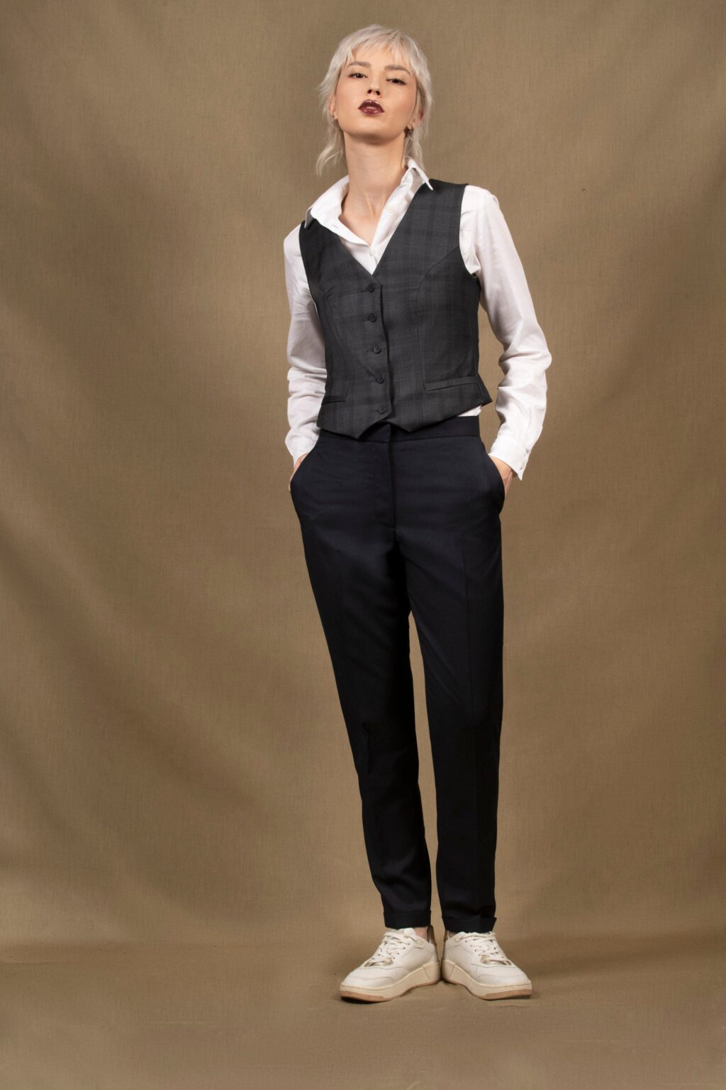 Pantalon Tailleur Femme Bleu Marine T38 - Marque Kiabi - Occasion Très Bon état (comme Neuf)