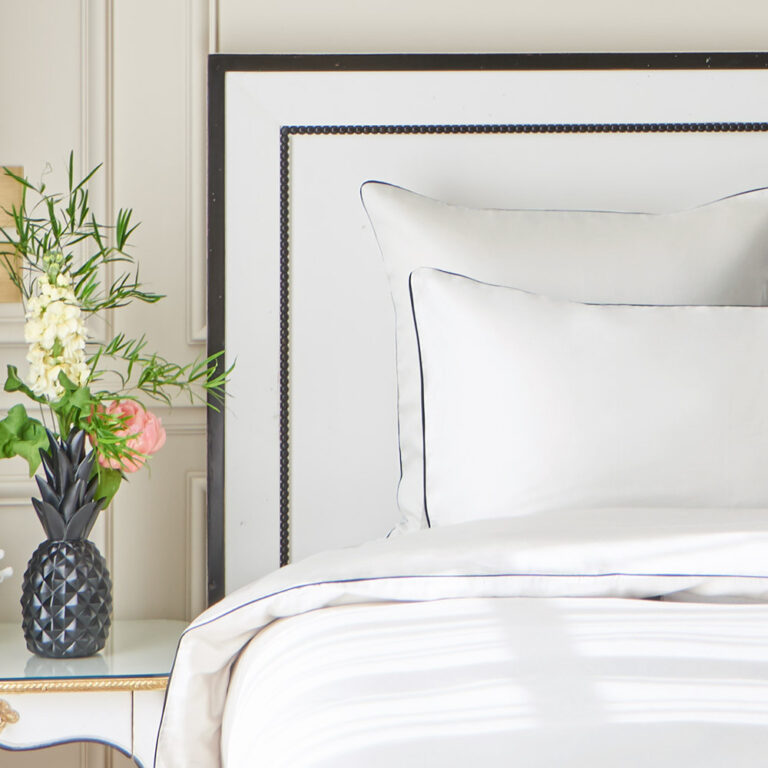 GARNIER THIEBAUT - Parure de lit Suite grand luxe bleu Garnier Thiebaut