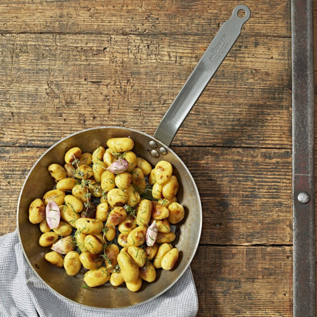 DE BUYER - Poêle à frire DE BUYER Carbone Plus ronde en tôle d'acier - 7 tailles