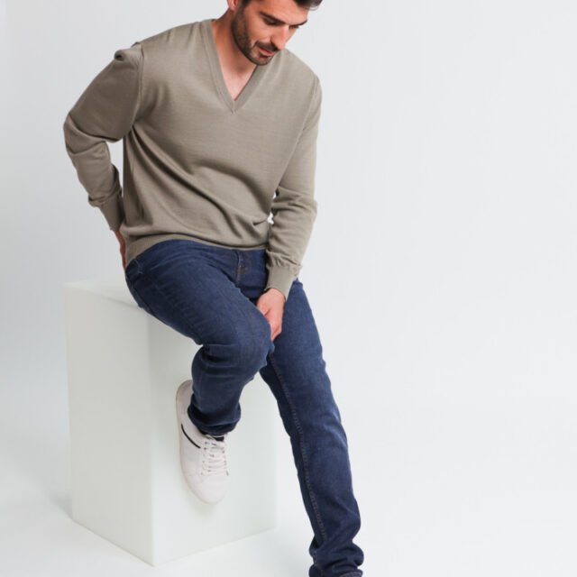 Monsieur Solfin - Pull col V laine mérinos · Camille