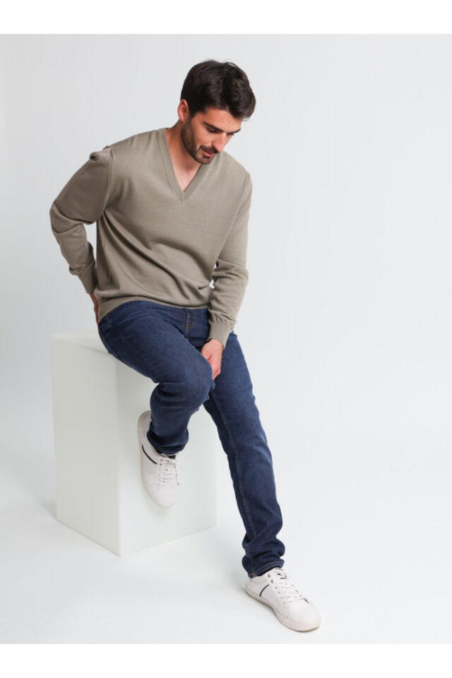 Monsieur Solfin - Pull col V laine mérinos · Camille