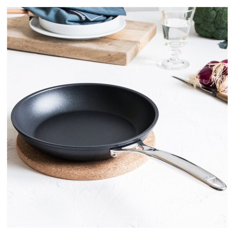 CRISTEL - Set batterie de 2 poêles Cristel Castel Pro Ultralu - 24 et 28cm
