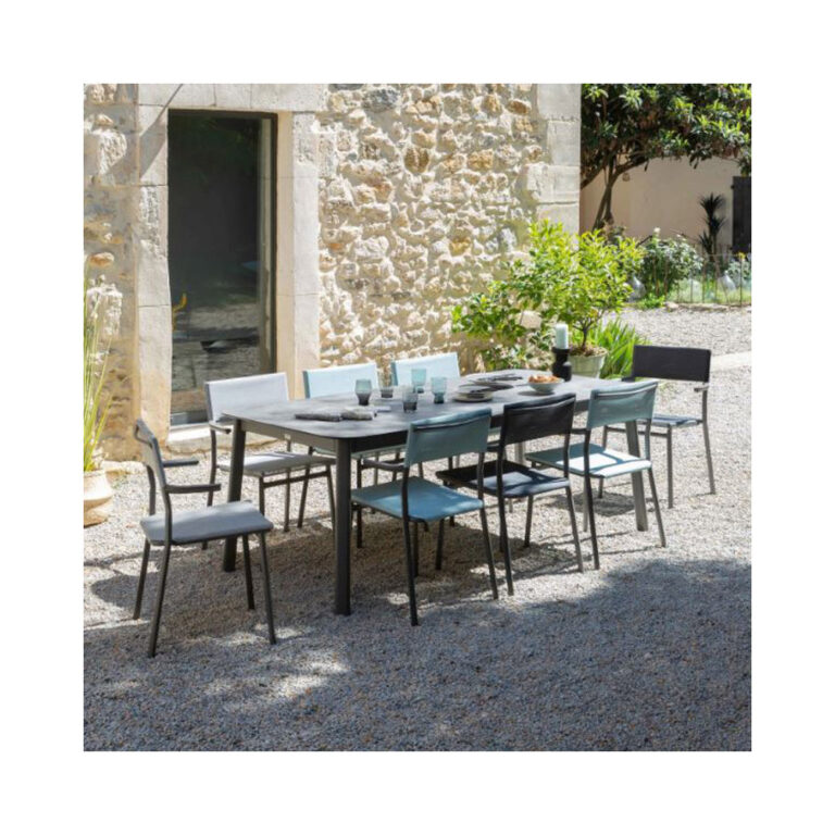 LAFUMA MOBILIER - Table de repas extensible Lafuma Mobilier ORON hpl - 2 tailles 2 coloris