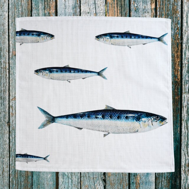 varek.illustrations - Serviette de table en coton : Sardine