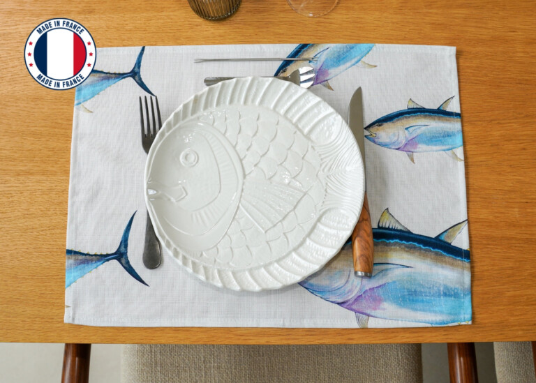 varek.illustrations - Set de table en coton enduit : Thon Rouge