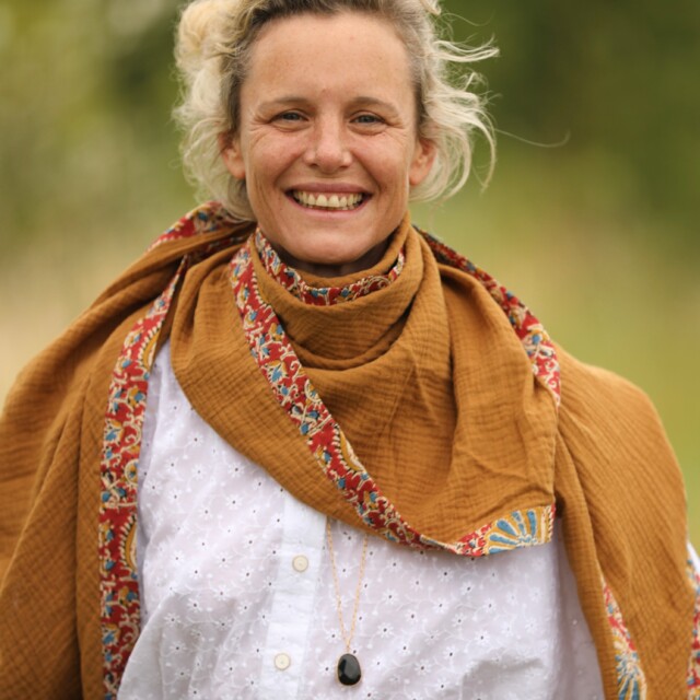 Quintessence - Le foulard Calista Camel/diya