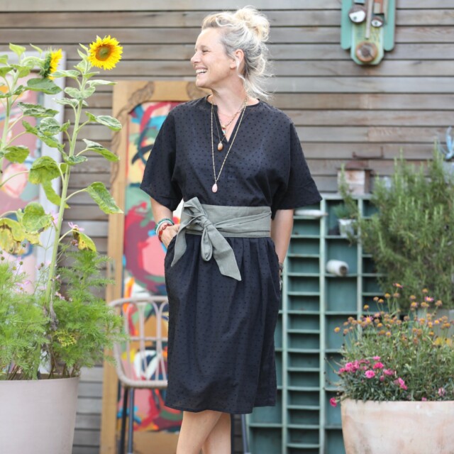 Quintessence - Robe Capucine - voile de coton plumetis noir