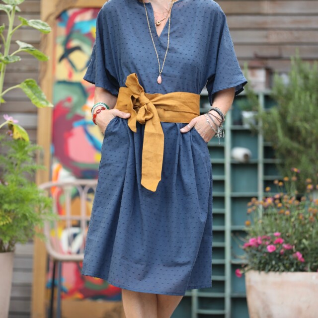 Quintessence - Robe Capucine - voile de coton plumetis marine