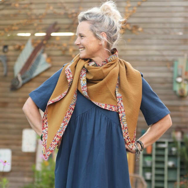 Quintessence - Le foulard Calista Camel/diya