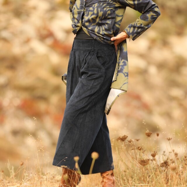 Quintessence - Jupe culotte Margot – velours côtelé marine