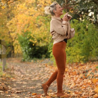 Legging Léni – velours côtelé camel par la marque Quintessence Quintessence - Legging Léni – velours côtelé camel