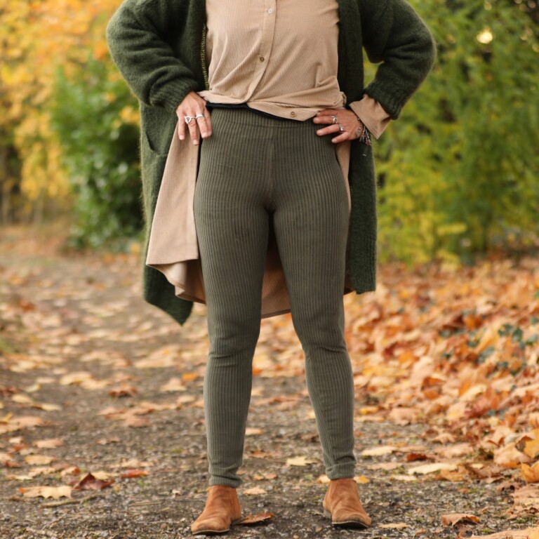 Quintessence - Legging Léni - velours côtelé kaki – L