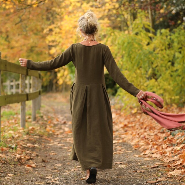 Quintessence - Robe Louisa - double gaze de coton kaki