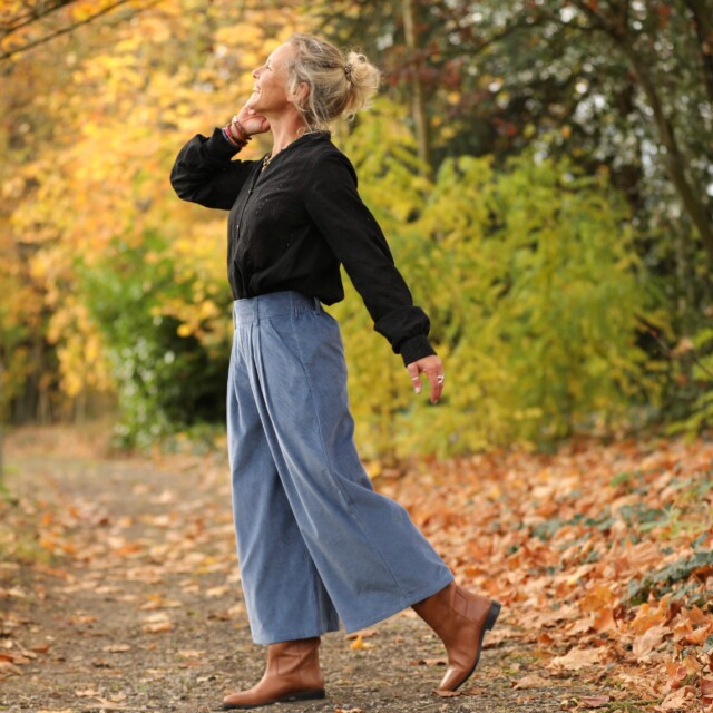 Quintessence - Jupe culotte Margot - velours côtelé bleu officier