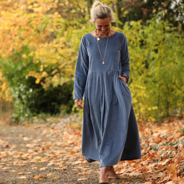 Quintessence - Robe Louisa - velours côtelé bleu officier