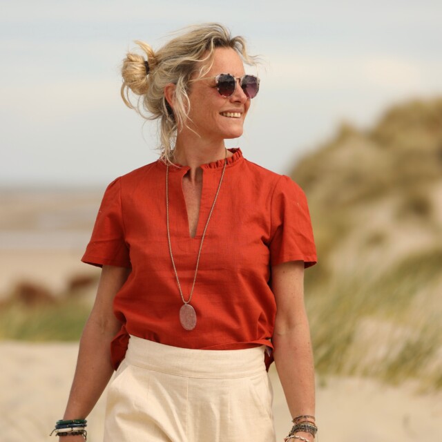 Blouse Ernestine en lin orange crépuscule par la marque Quintessence Quintessence - Blouse Ernestine en lin orange crépuscule