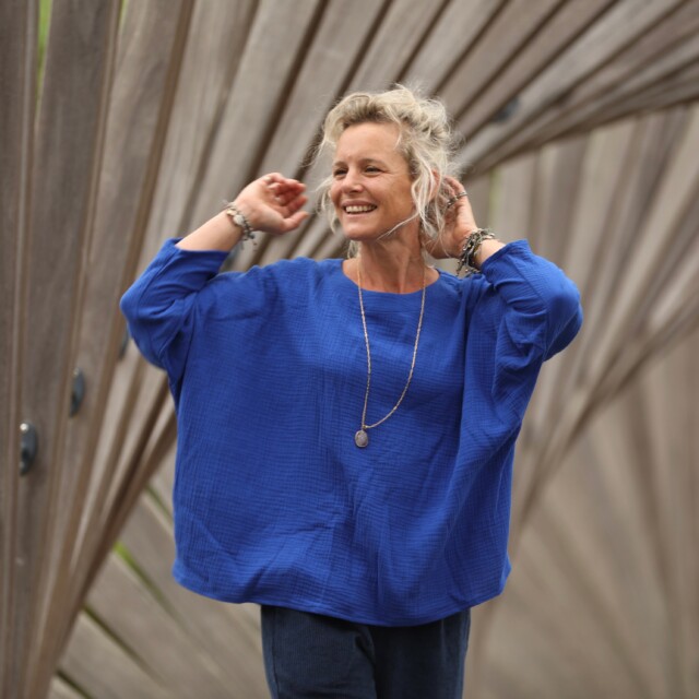 Quintessence - Blouse Naomie - double gaze de coton bleu majorelle