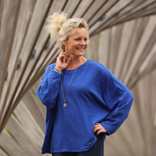 Quintessence - Blouse Naomie - double gaze de coton bleu majorelle