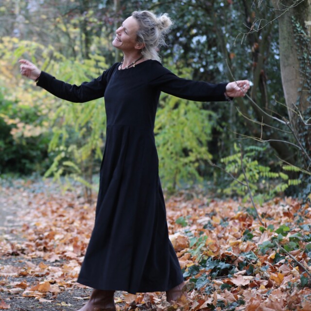 Quintessence - Robe Louisa - velours milleraies noir