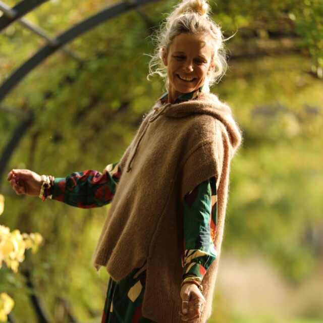 Quintessence - Pull capuche Calypso - Camel