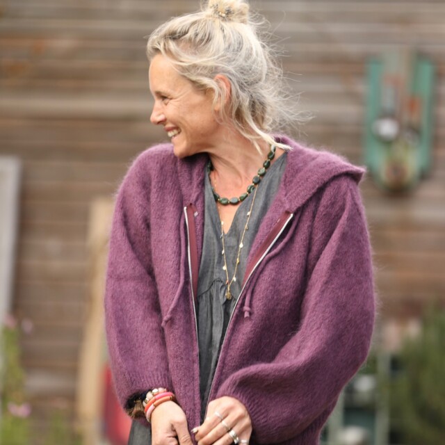 Quintessence - Gilet capuche Tulia - Prune
