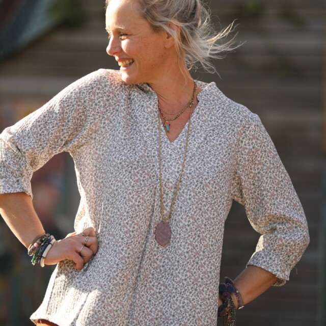 Quintessence - Blouse Isabeau – double gaze de coton fleurs de printemps