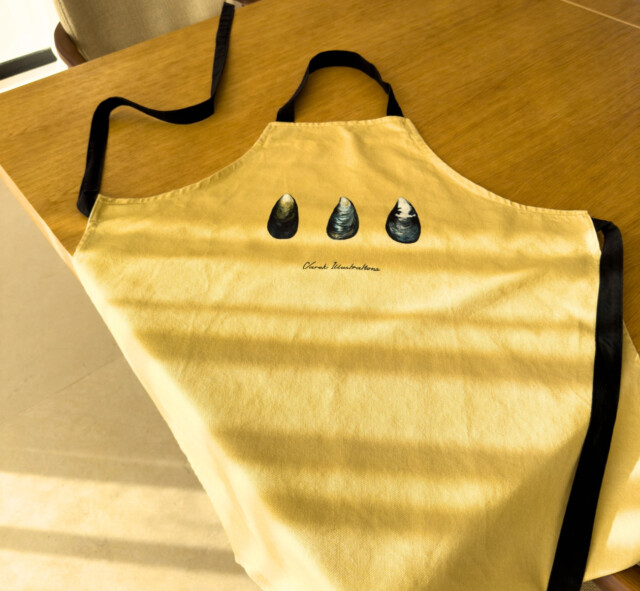 varek.illustrations - Tablier Curry 100% coton : Les Moules