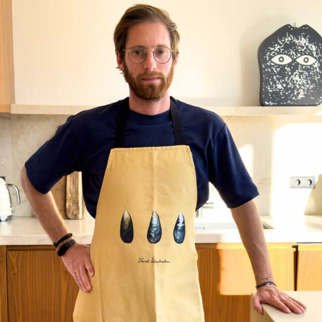 varek.illustrations - Tablier Curry 100% coton : Les Moules