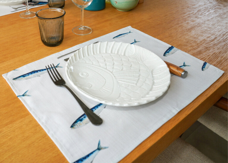 varek.illustrations - Set de table en coton enduit : Sardine