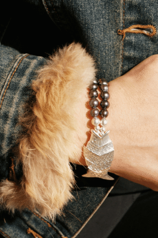 Bracelet Poisson Gefilte Perles de Culture Noires et Argent par la marque NEIJE NEIJE - Bracelet Poisson Gefilte Perles de Culture Noires et Argent