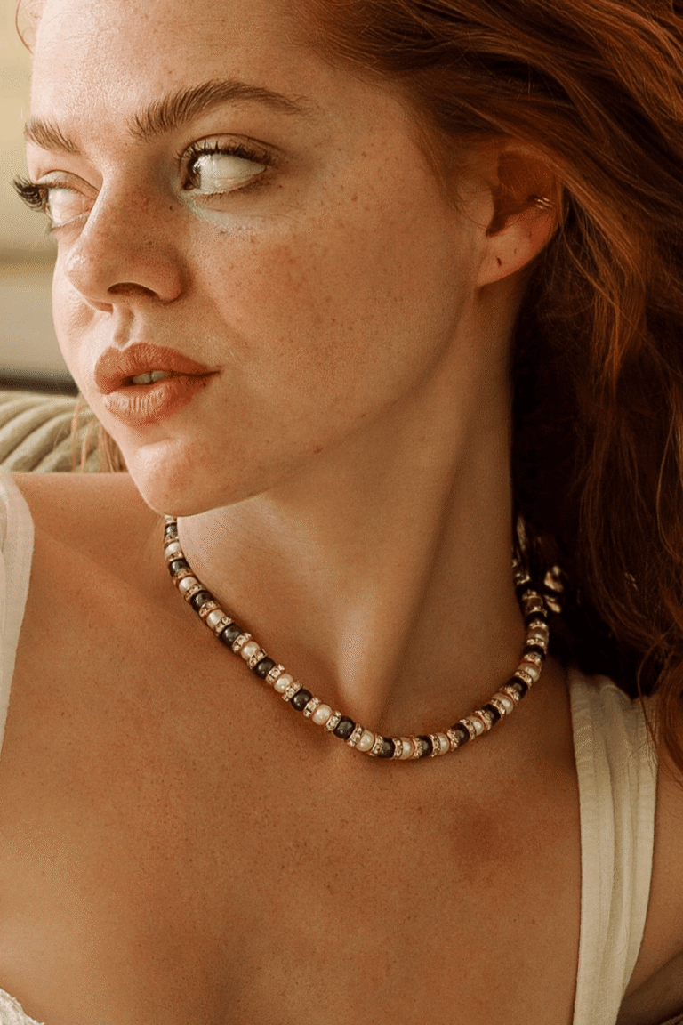 NEIJE - Collier Schachmatt Perles de Culture Noires et Blanches