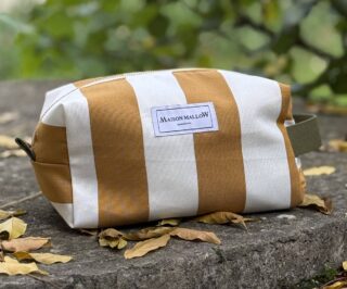 MAISON MALLOW - Trousse de toilette XXL à rayures jaune moutarde made in France