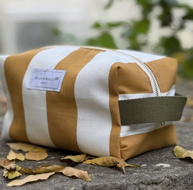 Maison Mallow - Trousse de toilette XXL à rayures jaune moutarde made in France