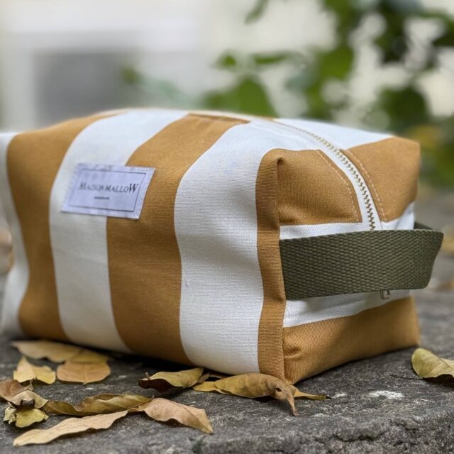 Maison Mallow - Trousse de toilette XXL à rayures jaune moutarde made in France