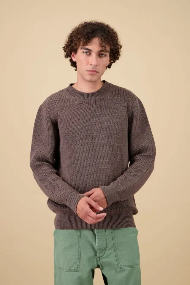 Pull Vasken Col rond – Café par la marque Nitto Knitwear Nitto Knitwear - Pull Vasken Col rond – Café