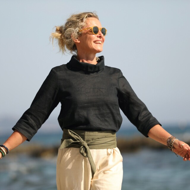 Quintessence - Blouse Catherine en lin noir