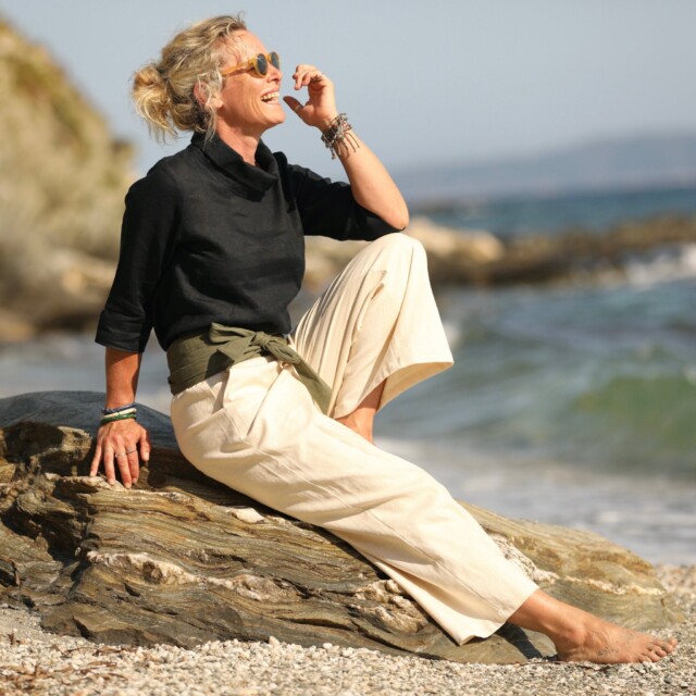 Quintessence - Blouse Catherine en lin noir