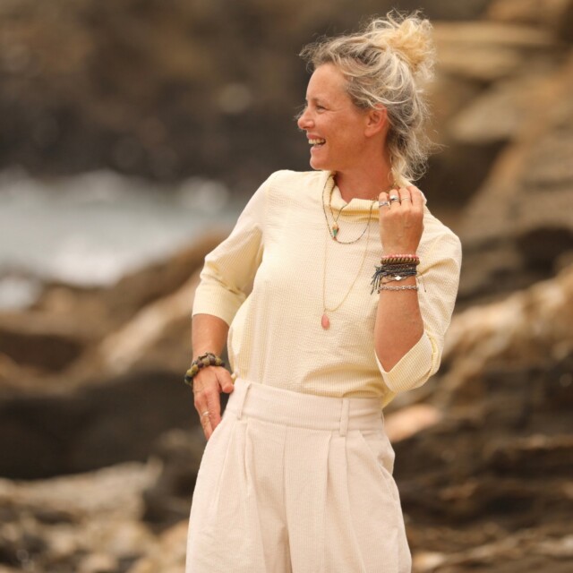 Quintessence - Blouse Catherine en seersucker de coton jaune/blanc