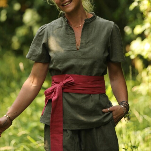 Blouse Ernestine lin kaki par la marque Quintessence Quintessence - Blouse Ernestine lin kaki