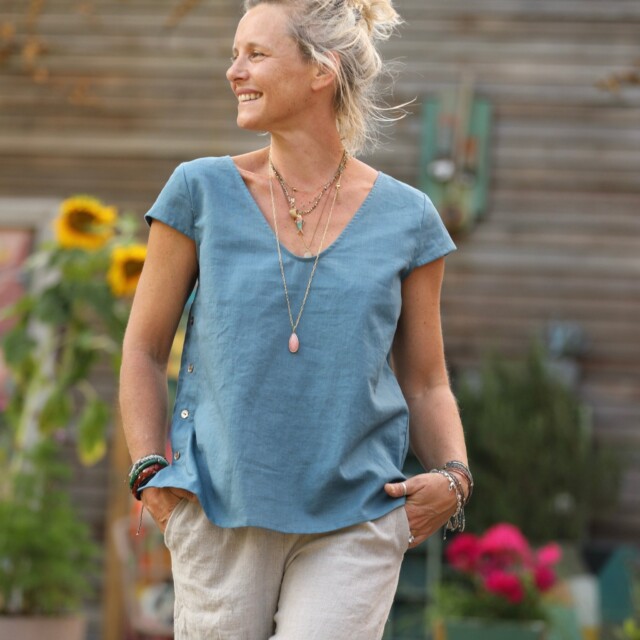 Blouse Sidonie en lin lavé navy par la marque Quintessence Quintessence - Blouse Sidonie en lin lavé navy