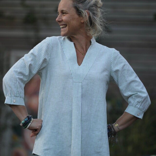 Blouse Isabeau – coton/lin rayé pomme par la marque Quintessence Quintessence - Blouse Isabeau – coton/lin rayé pomme